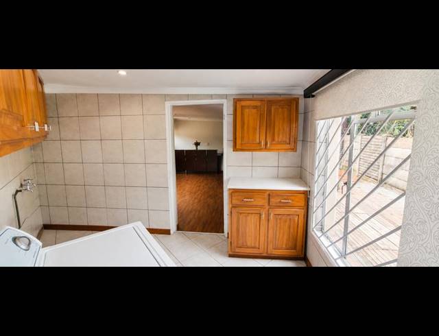6 BEDROOM HOUSE FOR SALE IN ELDORAIGNE